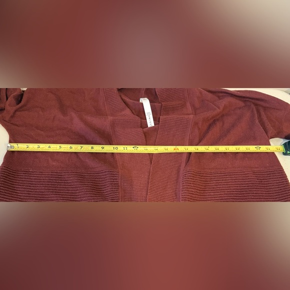 Lululemon Sit In Lotus Wrap II Ribbed Thumbholes Athleisure Merino Wool size 12 - Picture 7 of 8